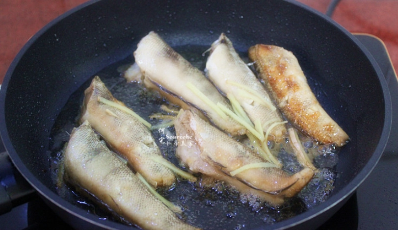 煎魚翻面時間 煎魚翻面時間
