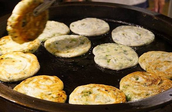 羅東夜市蔥油餅哪家好吃 羅東夜市蔥油餅哪家好吃